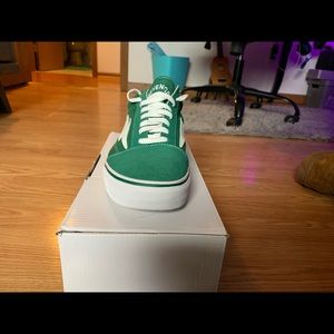 ian connor vans retail